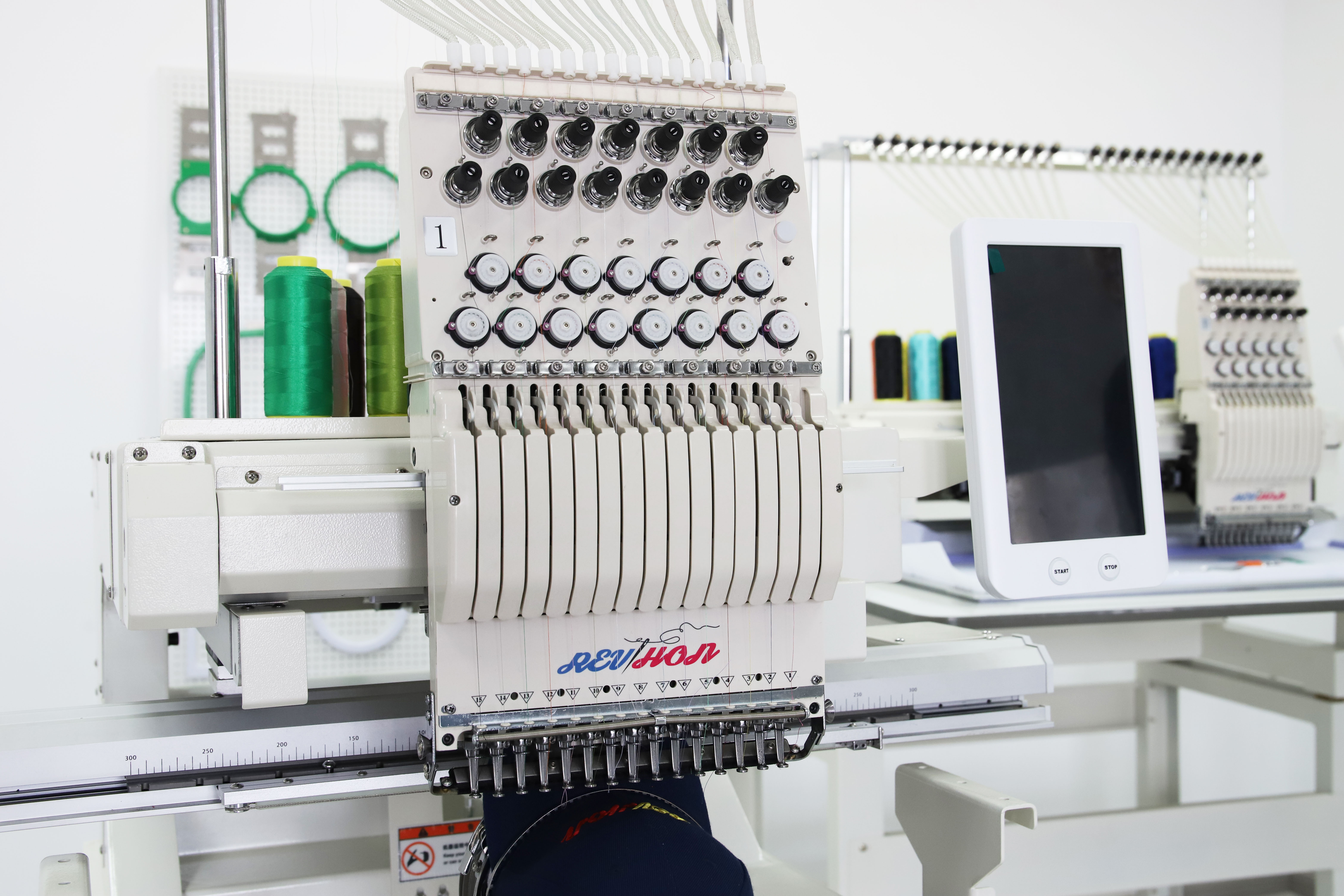 M&aacute;quina de bordar con tecnolog&iacute;a de bordado avanzada
